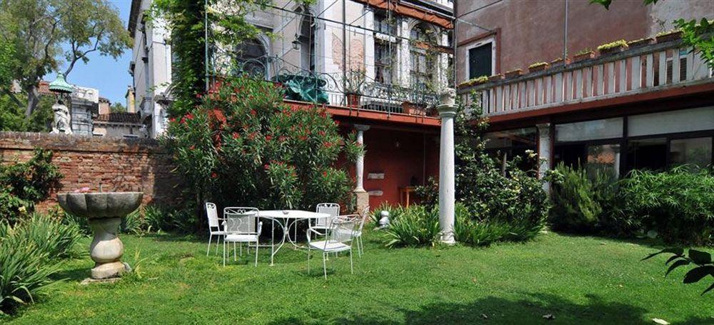Appartamento Garden Ca' Rezzonico Venedig Exterior foto