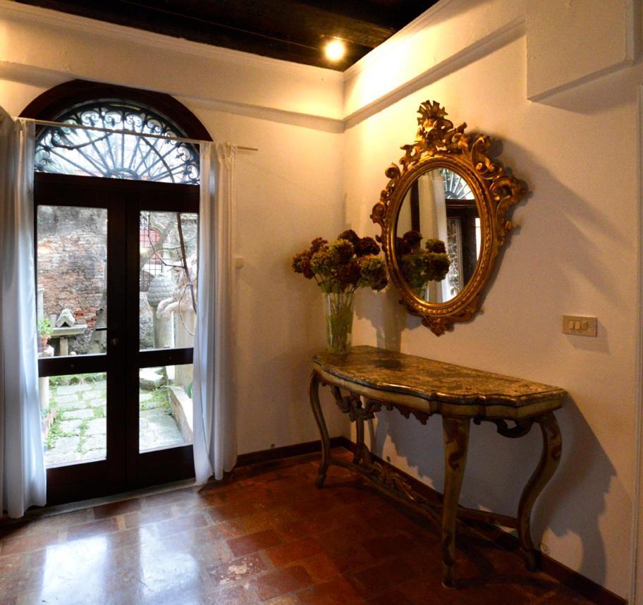 Appartamento Garden Ca' Rezzonico Venedig Exterior foto